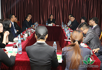 中国区市场总监何佳坤先生发言